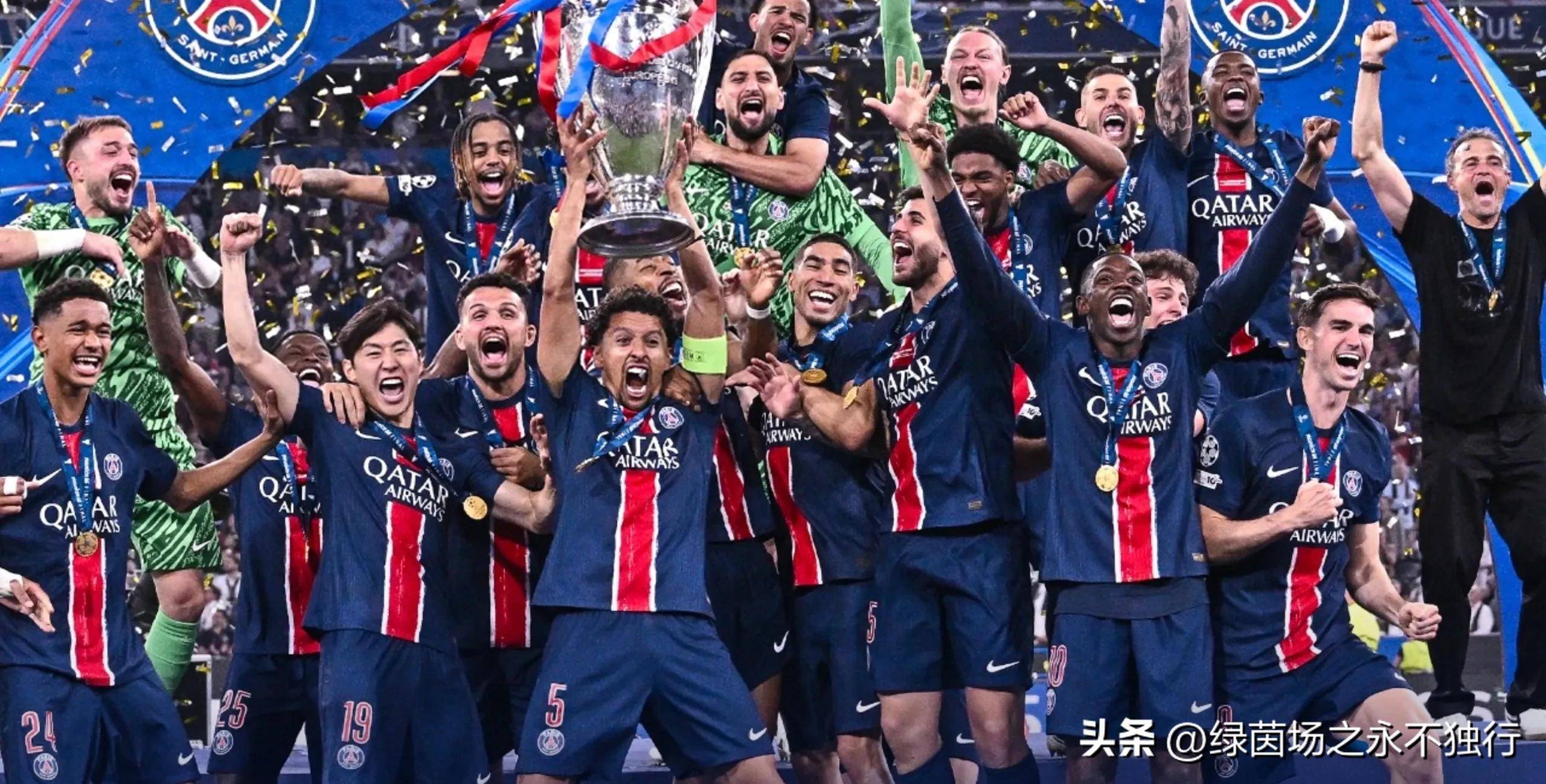 着球队在边 着球队在边