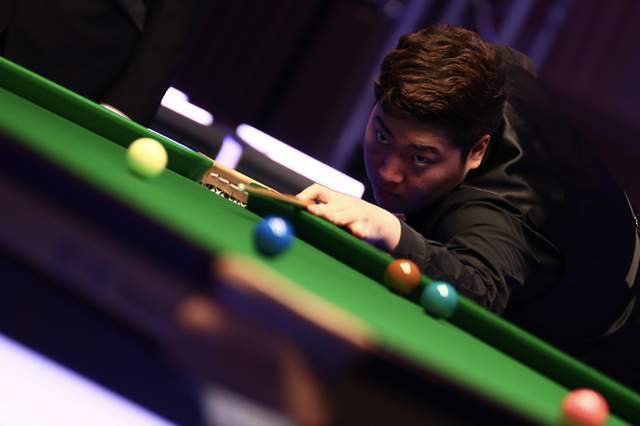 但从他的表 但从他的表