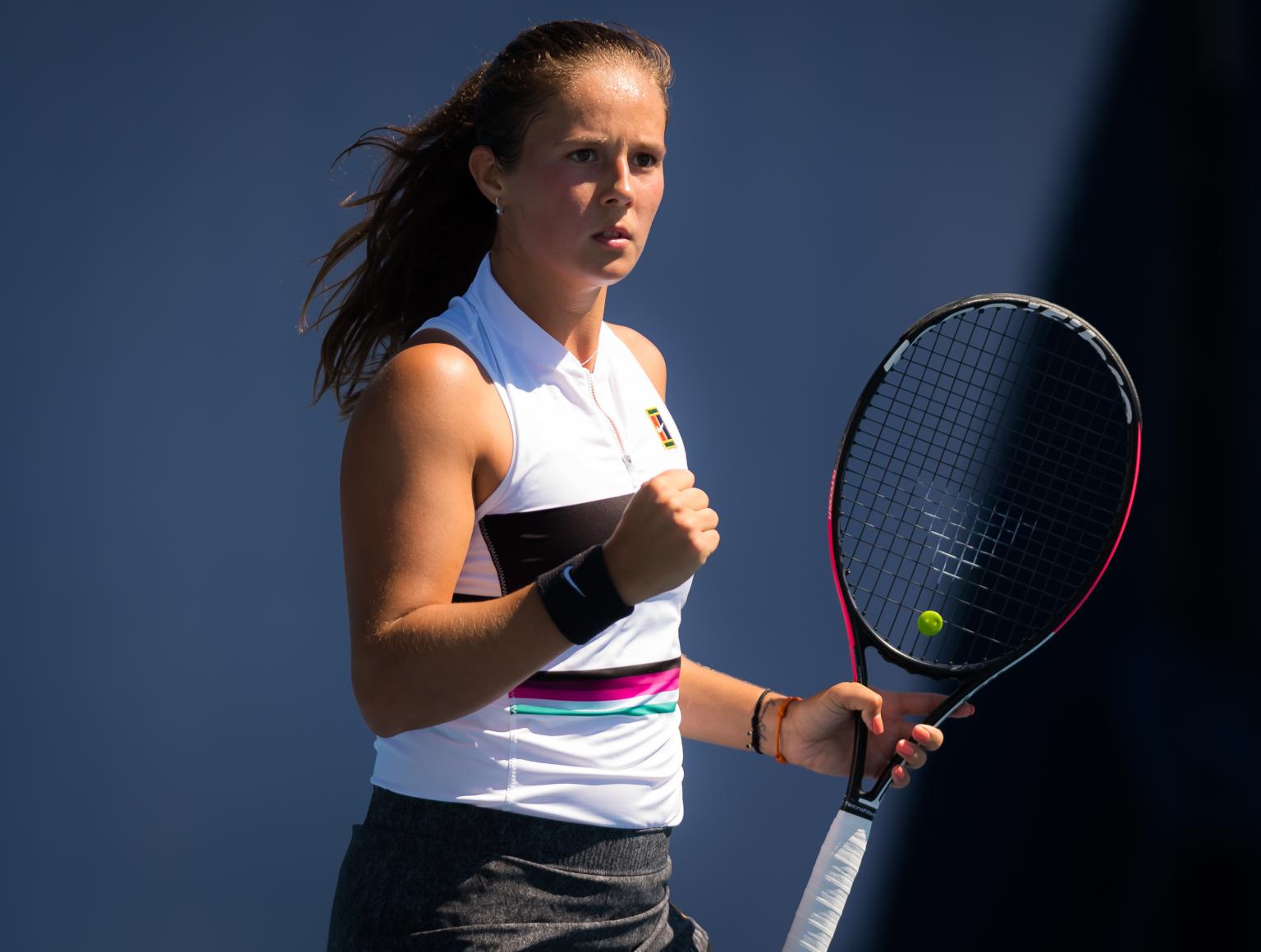 尽管两队阵 尽管两队阵